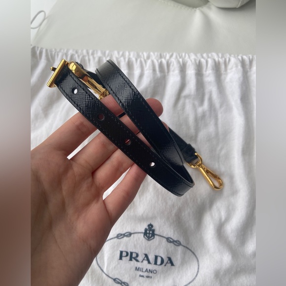 Prada saffiano galleria mini/small in black - Picture 2 of 9